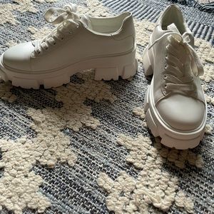 Steve Madden Michigan Chunky Platform Sneaker sz 7. Worn once.